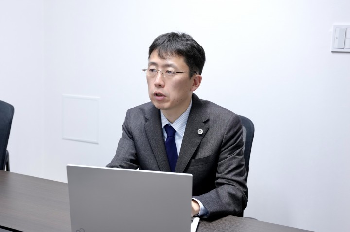 弁護士秋山直人